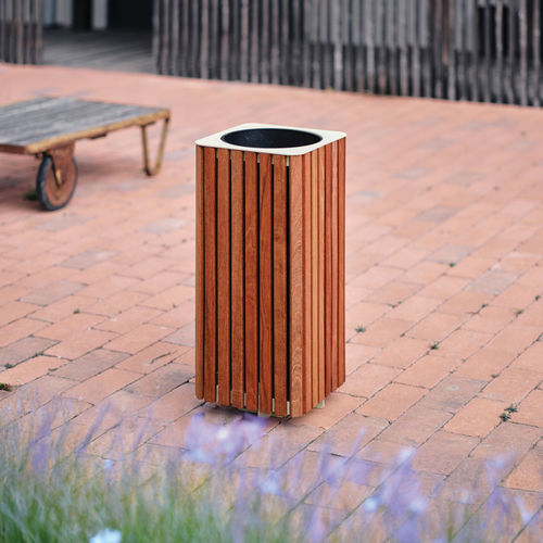 塑料垃圾桶 - NANUK NEXT - mmcité street furniture - 不锈钢 / 镀锌钢板 / 钢
