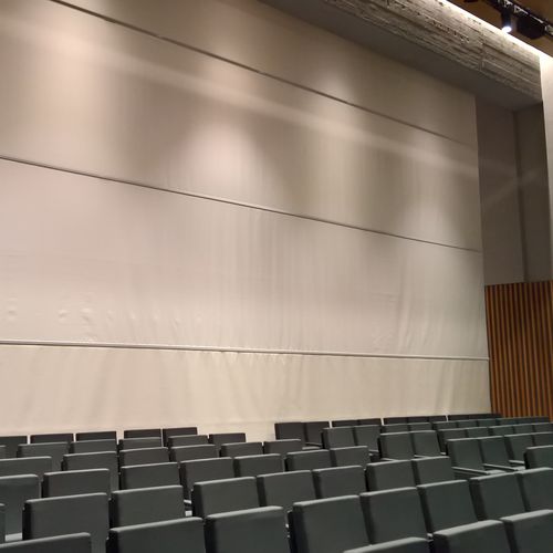 天花板办公室隔板 - FLEXIWALL DIVISORIO PER AUDITORIUM - Solaris Tende srl - 吸声织物 / 防火布料 / 隔音