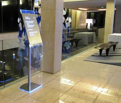 落地式指示牌 - RADISSON BLU DAKAR - Signo - 铝 / 发光 / 定向