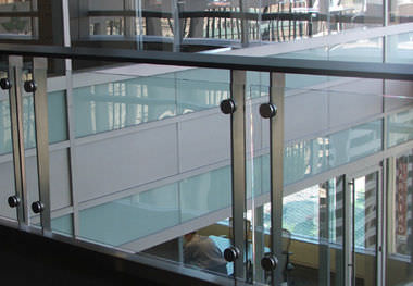 玻璃扶手 - SIMO RAIL - TUTTLE RAILING - 不锈钢