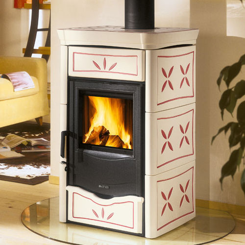 木材采暖炉 - NICOLETTA  - La Nordica-Extraflame - 4 kW / 传统风格 / 铸铁