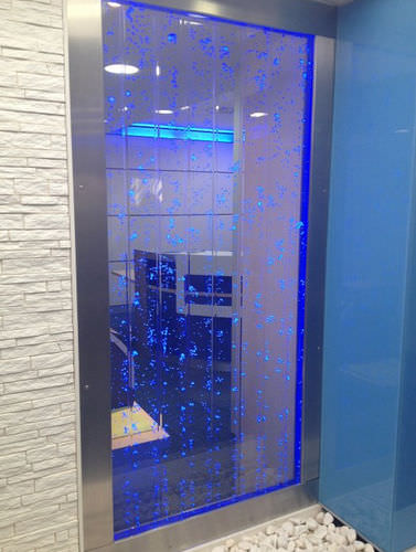 背光气泡墙 - AGENCE BANCAIRE MARITIME QUIMPER - Espace d'eau France