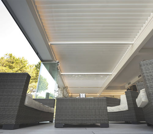 临墙凉棚架 - KEDRY PLUS T  - KE Outdoor Design - 独立 / 铝制 / 活动板条