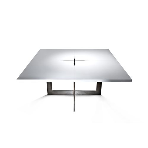 现代风格桌 - PLUSTABLE - Steininger Designers - 漆木 / 涂漆金属钢桌脚 / 正方形