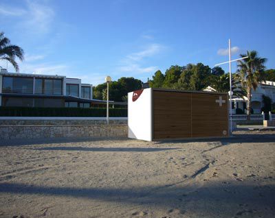 商业亭 - MONTROIG - URBADIS Microarquitectura - 钢