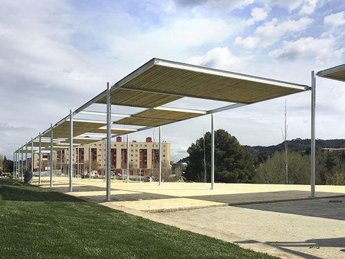 表面安装凉棚架 - PERGOLA HABANA 10 - URBADIS Microarquitectura - 电镀钢 / 木制棚顶 / 定制