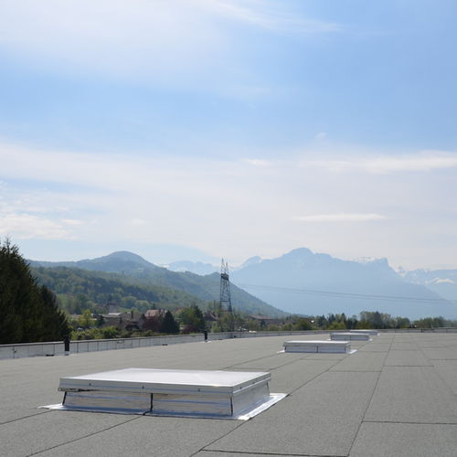 通风屋顶灯笼式天窗 - ECOLUX AERATION - Kingspan Light + Air - 用于防水顶 / 用于通风 / 带天窗框