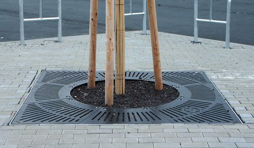 铸铁树池盖板 / 方形