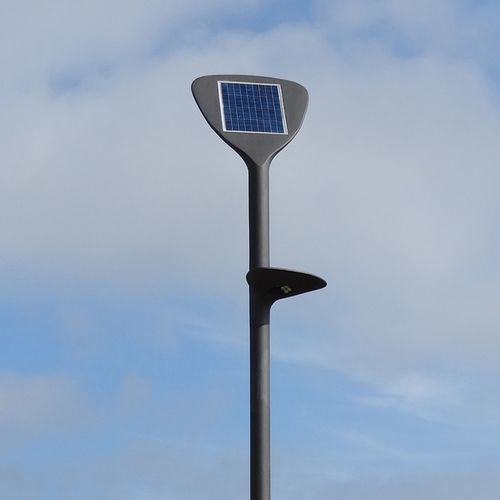 市政路灯 - SOLAR - LARUS DESIGN - 现代风格 / 钢 / 玻璃纤维