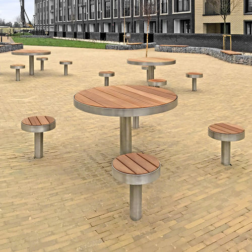 现代风格桌 - TREE - Factory Street Furniture - 不锈钢 / 不锈钢桌脚 / 圆形