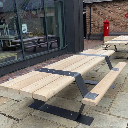 现代风格野餐桌 - NORTH - Factory Street Furniture - 硬木 / 云衫木 / 镀锌钢桌脚