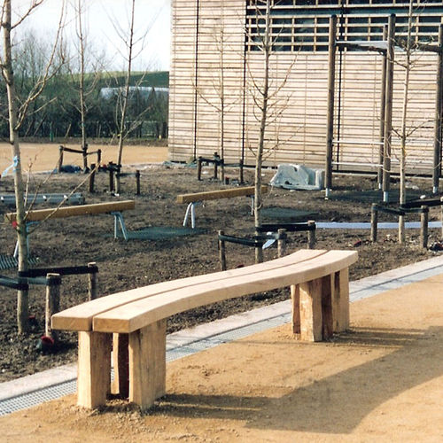 现代风格公共长椅 - EARTH CENTRE, DONCASTER - Factory Street Furniture - 栎木 / 模块化