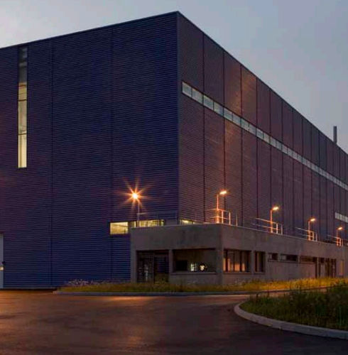 板式立面 - LINE 2000  - Arconic Architectural Products SAS, Merxheim/Frank - 铝制 / 立式 / 褶皱