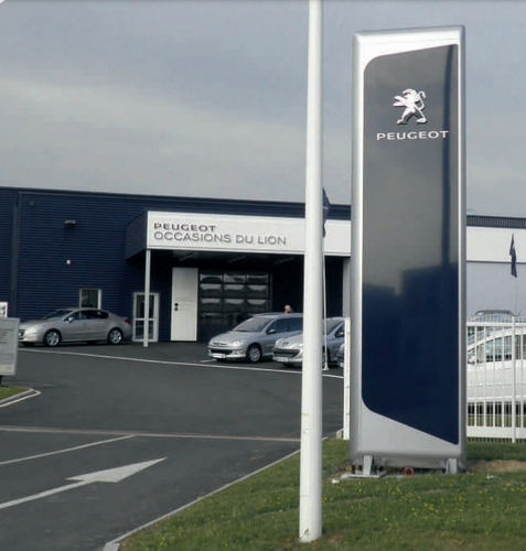 条形立面 - PEUGEOT STORES  - Arconic Architectural Products SAS, Merxheim/Frank - 铝制 / 立式 / 光滑