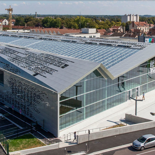 带孔金属板 - Y SCHOOLS - TROYES BUSINESS SCHOOL  - Arconic Architectural Products SAS, Merxheim/Frank - 铝制 / 金属光泽 / 银色