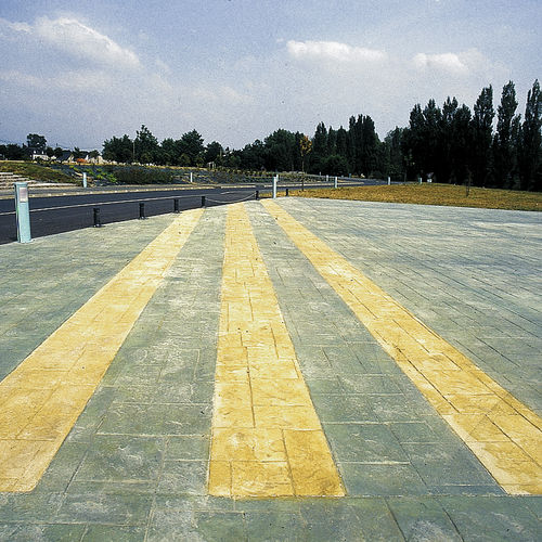 防滑混凝土 - ARTEVIA® COLOR - Lafarge concrete - 用于地面 / 用于游泳池 / 用于露台