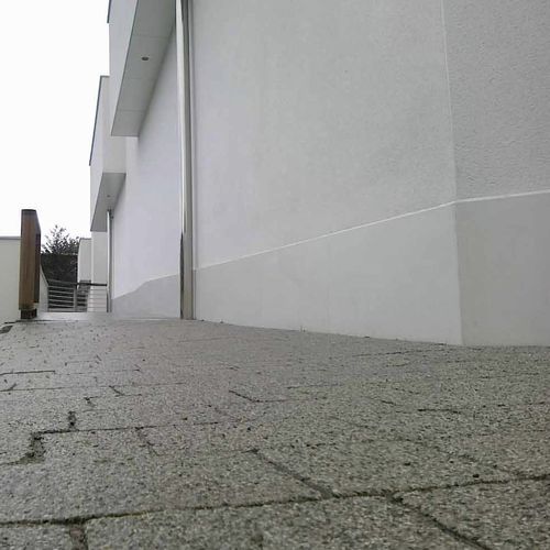 白色踢脚板 - Z-100 - ULMA - ARCHITECTURAL SOLUTIONS