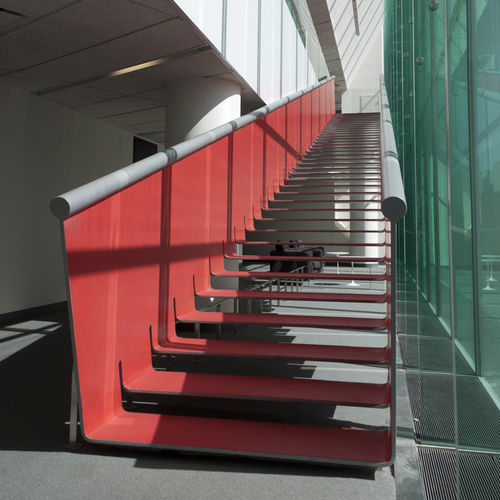 直线型楼梯 - JUILLIARD STAIRS - A. Zahner - 金属台阶 / 金属结构 / 用于商业建筑
