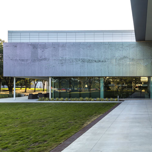 立面板 - DAVIDSON-GUNDY ALUMNI CENTER - A. Zahner - 铝制 / 穿孔铝 / 石膏灰泥