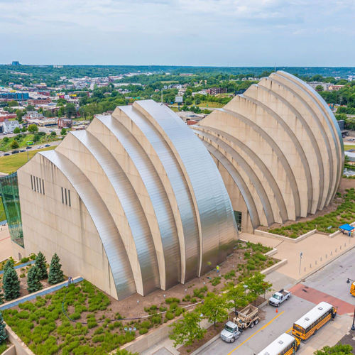 立面板 - KAUFFMAN CENTER - A. Zahner - 不锈钢 / 穿孔 / 反光