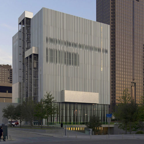 挤压铝材建筑遮阳板 - WYLY THEATER - A. Zahner - 阳极氧化铝 / 用于外墙 / 立式