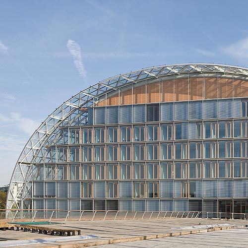 立面板 -  EUROPEAN INVESTMENT BANK, LUXEMBOURG - Schindler - 木质 / 反光