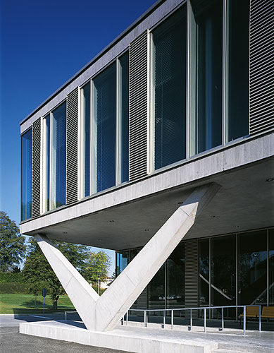 玻璃通风外墙 -  BARRACKS FOCH, CERCLE MESS ST. MAURICE, DONAUESCHINGEN - Schindler