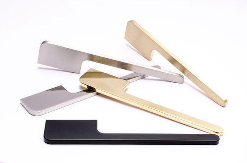 磨砂黄铜家具把手 - SOFT CUT - B&B Sweden, Bäccman & Berglund Sweden - 抛光黄铜 / 阳极氧化铝 / 抛光不锈钢