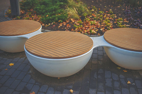 现代风格公共长椅 - Timpan Illuminated Bench - Keha3  - 柚木 / 胶合板 / PE