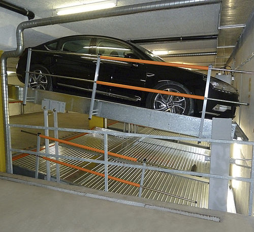 平台停车系统 - MULTIBASE 2042 - KLAUS Multiparking GmbH - 配备电梯