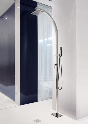 不锈钢户外淋浴 - ARKO SHOWER: Q53.ME - Fontealta