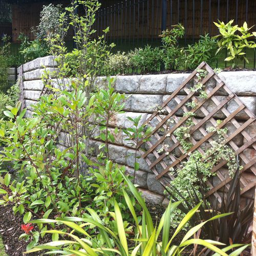 实心混凝土块 - REDI-ROCK™ LANDSCAPING - CPM Group Ltd  - 用于花园围栏 / 墙面 / 用于挡土墙