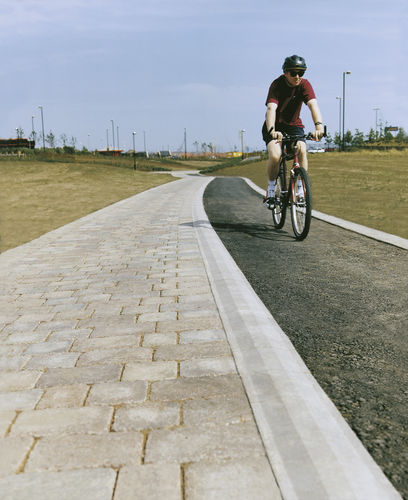 人行道路缘坡道 - CYCLEWAY  - Marshalls plc  - 人造石 / 线性