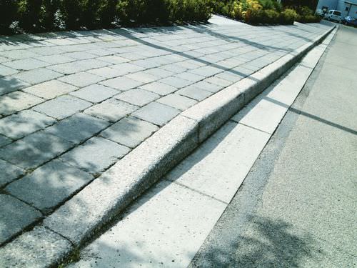 人行道路缘 - Marshalls plc  - 混凝土 / 线性