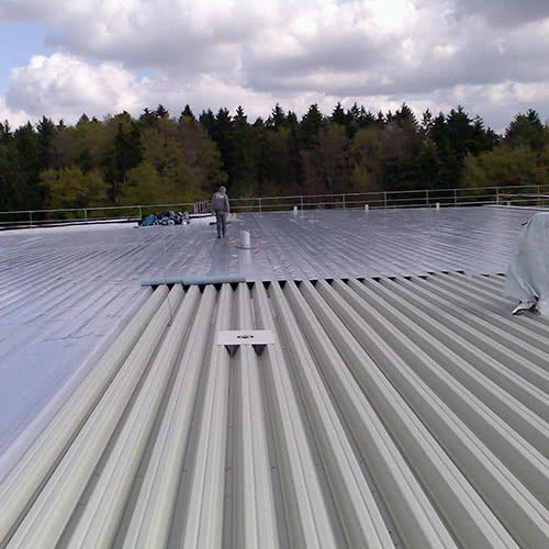 铝湿气阻隔层 - ALUTRIX® - CARLISLE Construction Materials GmbH - 自粘式