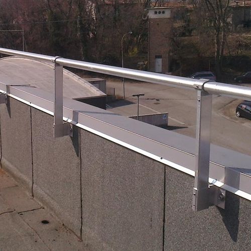 铝制护栏 - VECTACO® OFFSET PARAPET - ALSOLU  - 带栏杆 / 户外 / 用于露台