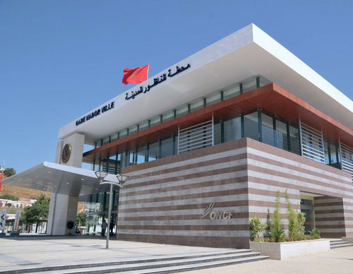 立面板 - GARE DE NADOR - Jet contractors - 复合材料 / 光滑