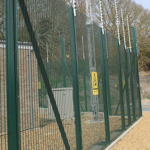 焊接网格围栏 - Hisec super 6 CPNI - ZAUN FENCING  - 工业 / 金属 / 灰色
