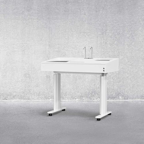 会议用斜面书桌 - HILOW  - Montana Furniture - 发光 / 带滑轮