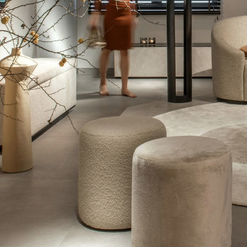 现代风格坐墩 - DAX - EUROFASHION HOMETEXTILES & CONCEPTS - 布料 / 山毛榉木 / 塑料
