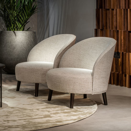 现代风格扶手椅 - BAYRON - EUROFASHION HOMETEXTILES & CONCEPTS - 布料 / 山毛榉木 / 高背