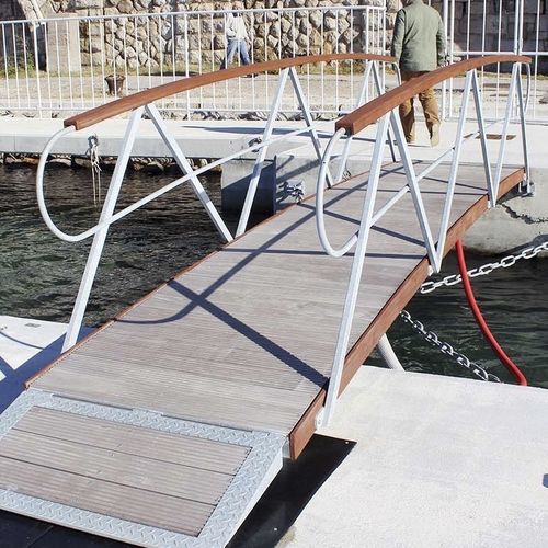 钢桥 - MARINA EQUIPMENT  - Marinetek - 木质 / 复合材料 / 网格结构