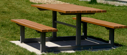 现代风格桌 - MLPT210 - Maglin Site Furniture - 金属 / 再生塑料 / 重蚁木