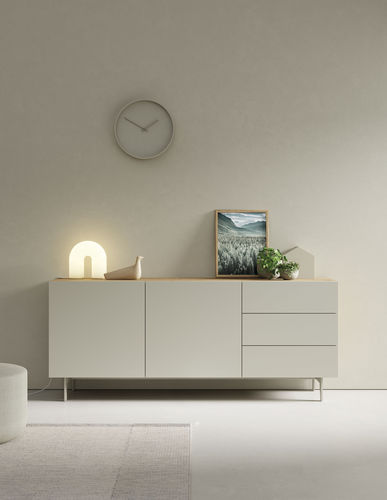 现代餐边柜 - COMPACT APARADOR 6 - VIVE - MUEBLES VERGE S.L. - 栎木 / 木制贴皮 / 哑光漆木