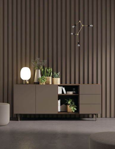 现代餐边柜 - COMPACT APARADOR 8 - VIVE - MUEBLES VERGE S.L. - 胡桃木 / 木制贴皮 / 哑光漆木