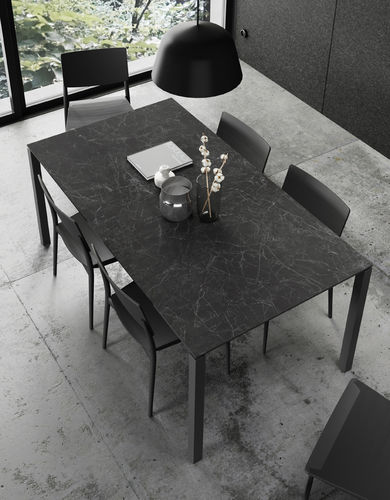 现代风格餐桌 - TOP 009 - VIVE - MUEBLES VERGE S.L. - 涂漆中密度纤维板 / 陶瓷 / 涂漆金属桌脚