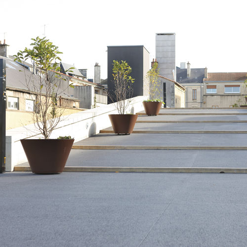 电镀钢花坛 - CLAUDIA  - FREPAT URBAN EQUIPMENT - 特种钢 / 圆形 / 锥形