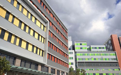 立面板 - ROYAL NORTH SHORE HOSPITAL - Vitragroup - 纤维水泥 / 凹凸
