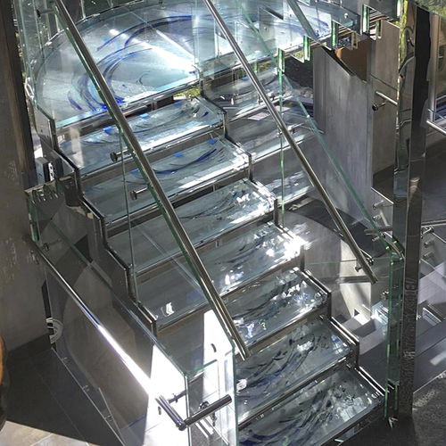 直线型楼梯 - . - ThinkGlass - U形 / 玻璃台阶 / 金属结构