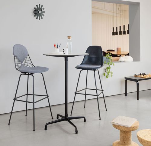现代风格吧椅 - EAMES - vitra - 厨房 / 玻璃纤维 / 镀铬金属桌脚